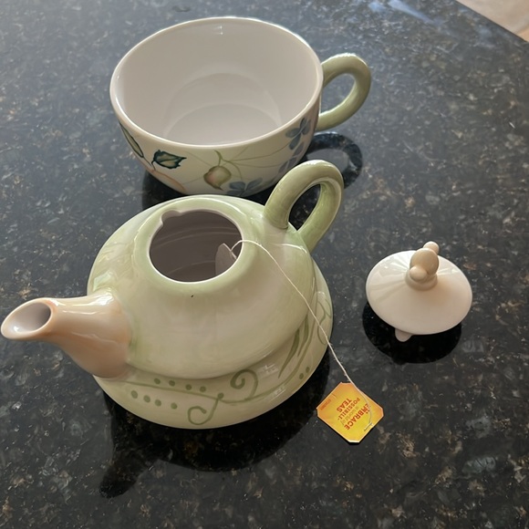 Evelyn Collection tea for one - Picture 2 of 7